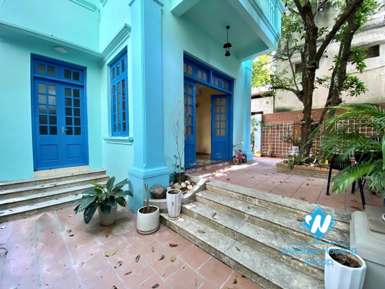 Green 3 beds house with front-yard for rent in Tu Hoa area, Tay Ho
